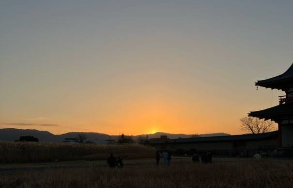 写真：平城宮跡の日の出